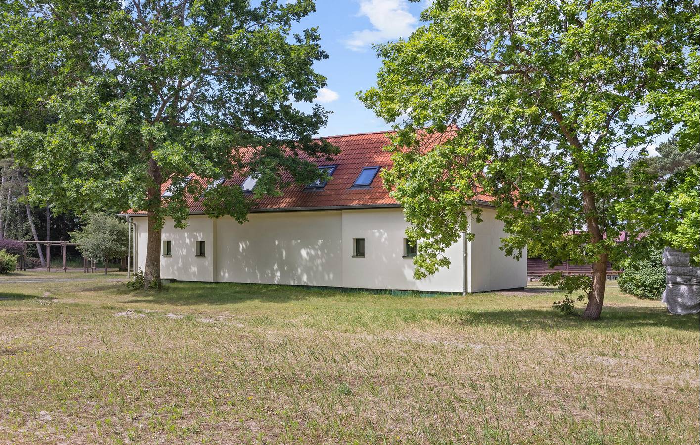 Ganze Ferienwohnung, Rückzugsort am Strand mit Digital-TV und WiFi, Parkplatz in Drewoldke, Juliusruh