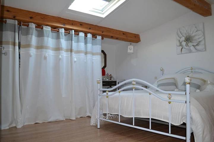 Location de vacances pour 6 personnes, avec jardin à Camon - 2