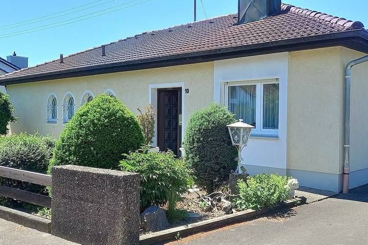 Ferienhaus für 8 Personen, mit Garten in Illertissen