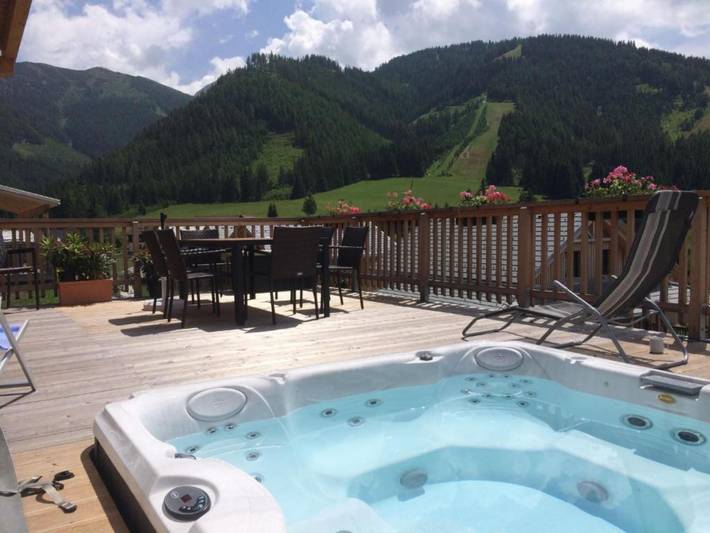 Chalet für 6 Personen, mit Whirlpool und Sauna sowie Terrasse - 1