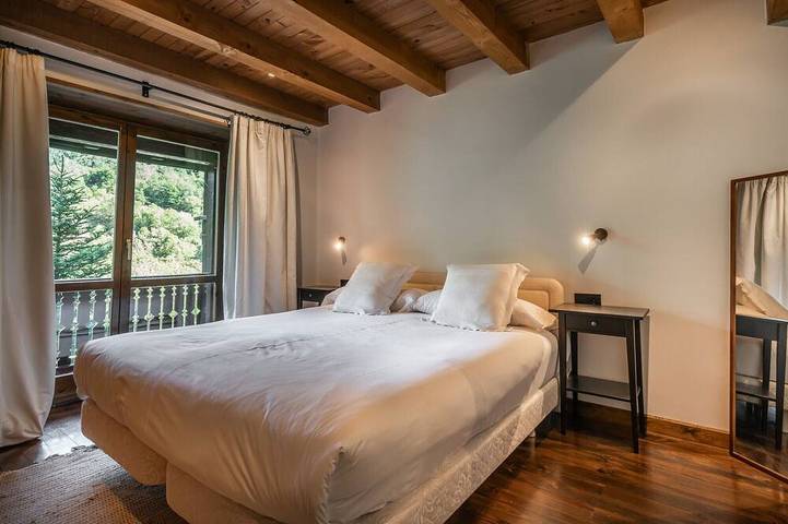 Casa Tarter in Gessa Town 10 pax in Gessa, Naut Aran