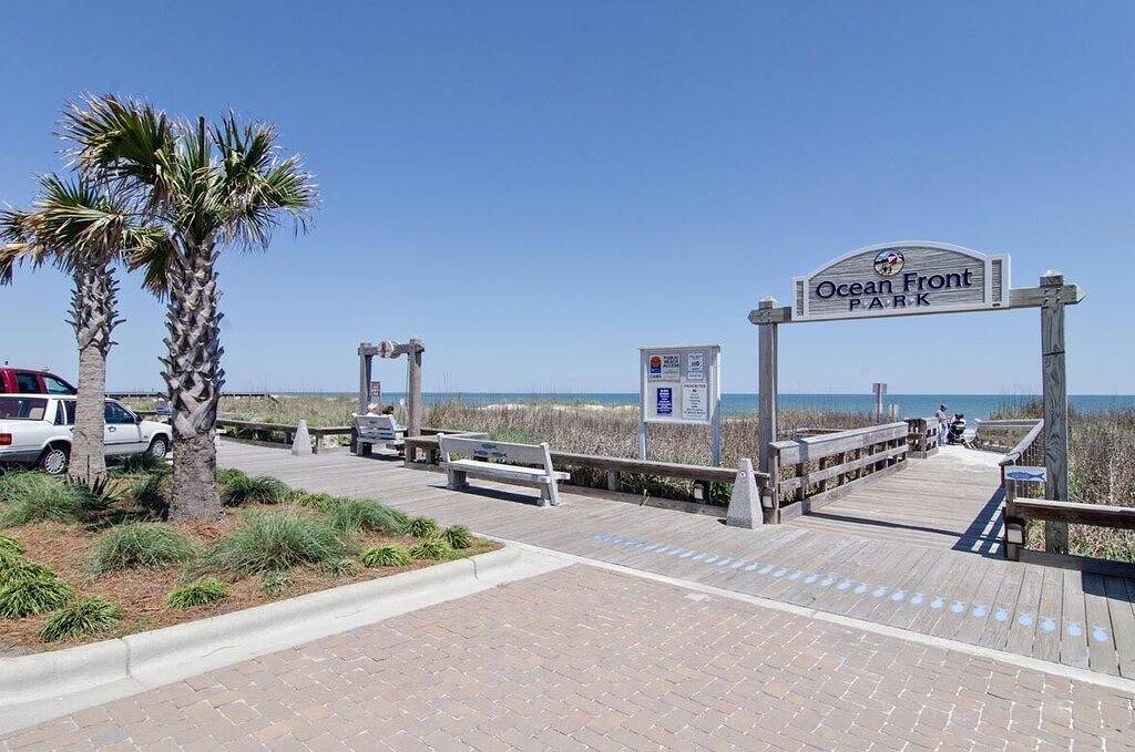 Pet Friendly Cottage Minutes from the Kb Pier in Kure Beach, Pleasure Island