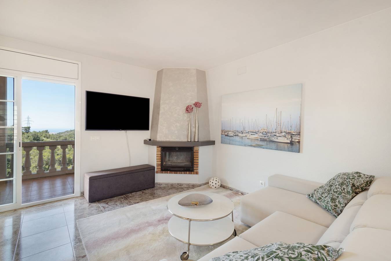 Casa vacacional 'Entre Bosque y Mar' con vistas al mar, terraza privada y Wi-Fi in Canyelles (Barcelona), Garraf
