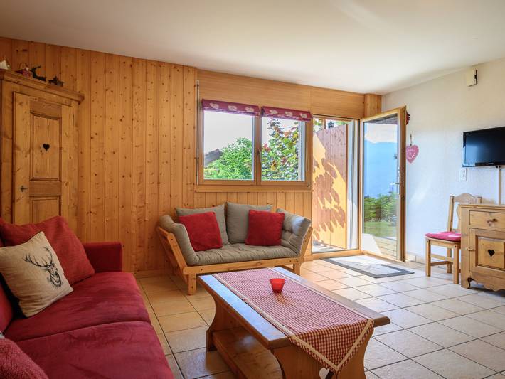Gîte pour 4 personnes, avec terrasse dans Ovronnaz