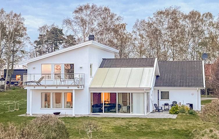 Hus för 8 Personer med terass in Svenska Östersjön