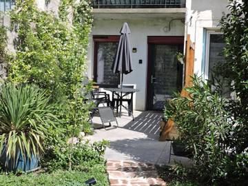 Gîte pour 2 personnes, avec piscine et terrasse ainsi que jardin et vue à Codalet