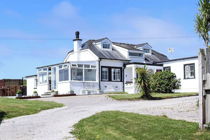 Cottage for 7 people, with garden, with pets in Aberdaron