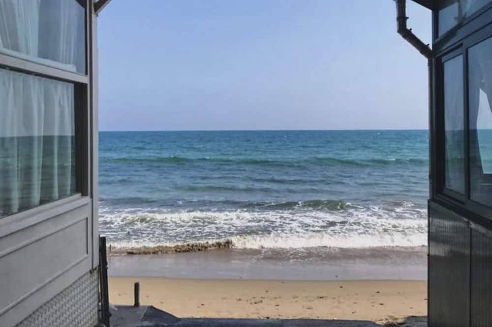 Seafront Penthouse 10 meters from the beach and in the city center in Alassio, Riviera di Ponente