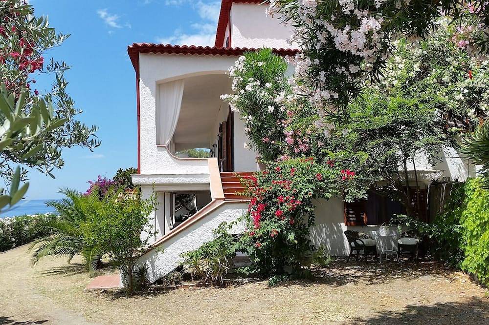 Appartamento intero, Villa Anna - Appartamento con splendida vista mare a pochi minuti dalla spiaggia in Marina di Fuscaldo, Fuscaldo