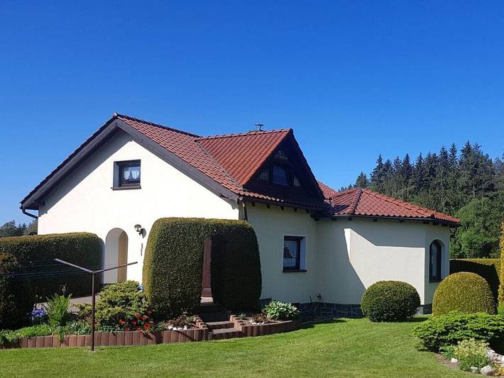 Ferienhaus für 8 Personen, mit Terrasse und Garten