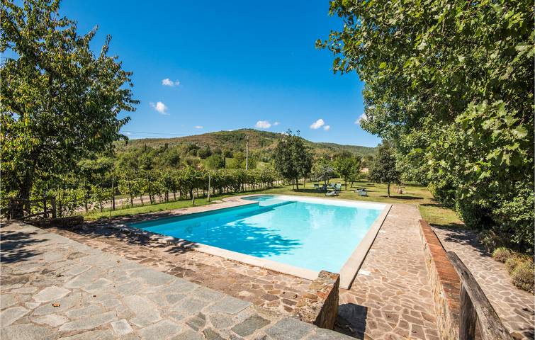 Ganze Ferienwohnung, City-Center Oase mit Pool & Parkplatz. in San Martino (Arezzo), Bucine und Umgebung