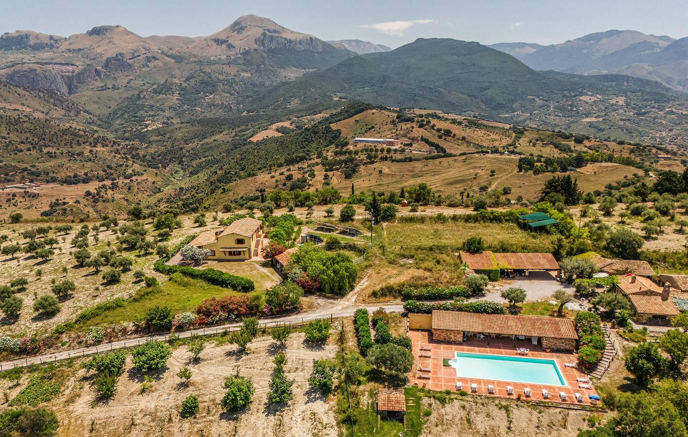 Ganze Ferienwohnung, Appartement mit Meerblick, Pool und Garage, 900m vom Ristorante in Collesano, Palermo Provinz