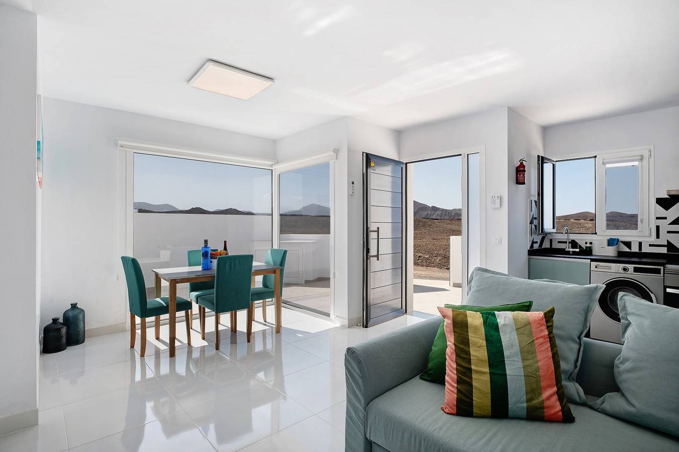 Casa de vacaciones 'Ocean 1' con vistas a la montaña, Wi-Fi y aire acondicionado in La Santa, Tinajo