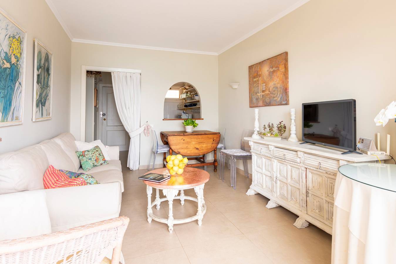 Zentrales Apartment in erster Strandreihe, direkt am Yachthafen in Marbella Zentrum, Marbella