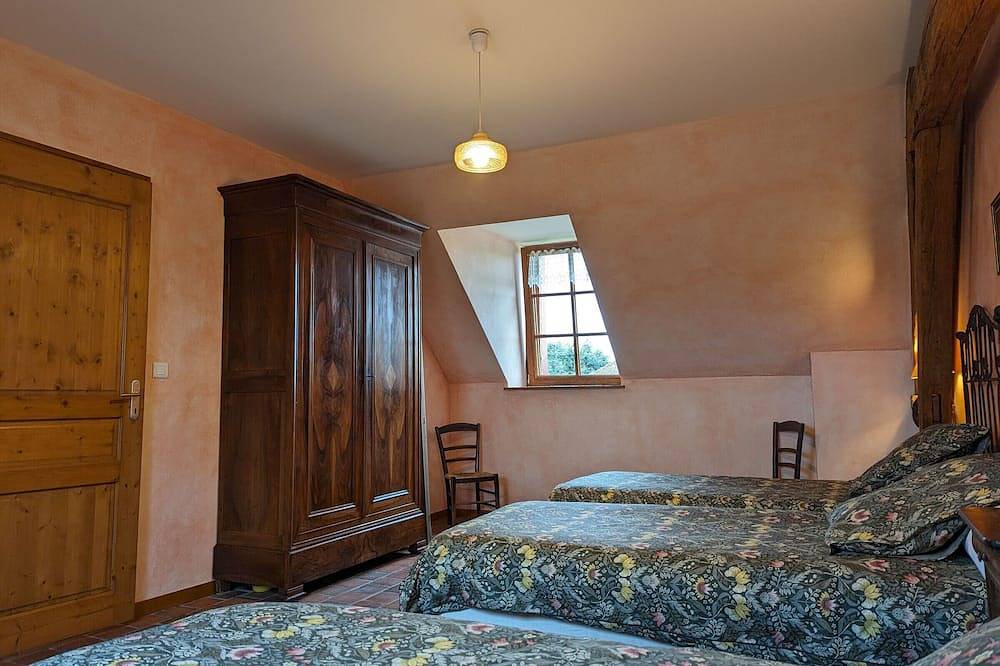 Charmante Maison Rurale avec Terrasse Privative, Proche A.77 et A.19, entre Gâtinais et Fontainebleau in Lorcy, Région de Pithiviers