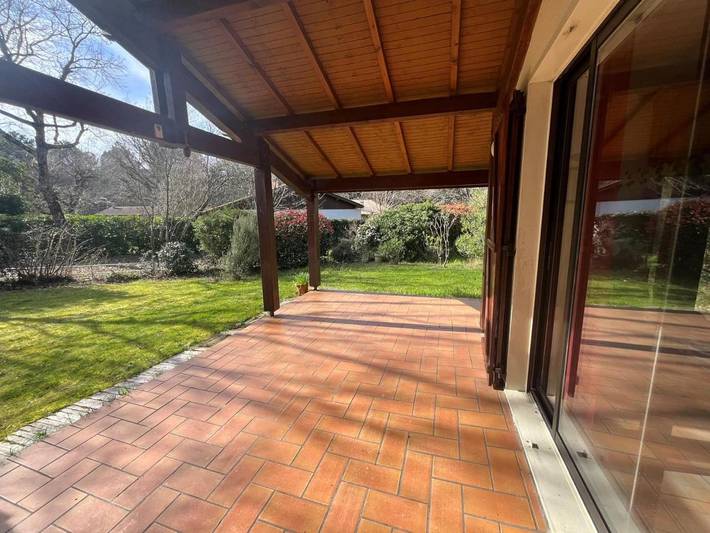 Location de vacances pour 6 personnes, avec terrasse et jardin dans Maubuisson - 4