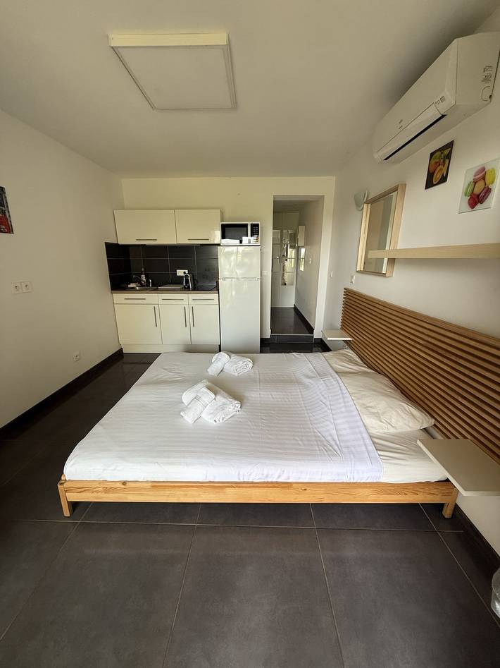 Ganzes Studio, Studio für 2 Personen mit Terrasse in La Garde, Mittelmeerküste (Frankreich)