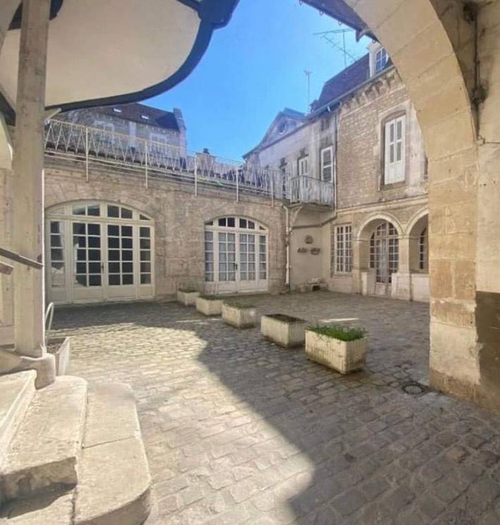 Gîte pour 4 personnes, avec Terrasse à Tonnerre (Yonne)