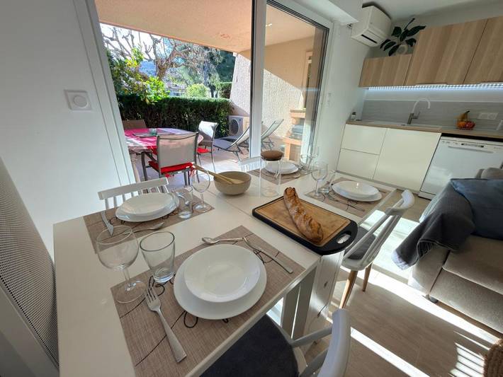 Gîte pour 6 personnes, avec piscine ainsi que jardin et terrasse dans Plage de La Garonne