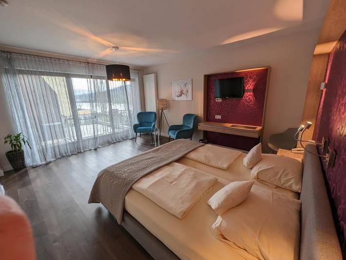 Hotel für 4 Personen, mit Terrasse und Pool sowie Sauna und Ausblick, mit Haustier in Zeltingen-Rachtig - 4