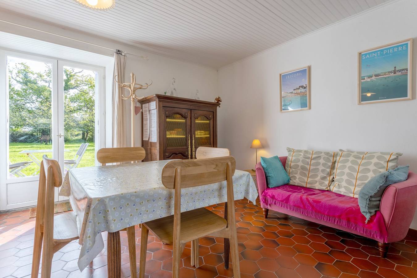 Maison 'Hortensias - Plage 5min En Voiture' avec Terrasse Privée et Jardin Privé in Plobannalec-Lesconil, Côte de Cornouaille