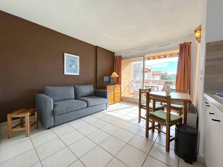 Gîte pour 4 personnes, avec piscine dans Plage La Favière - 2