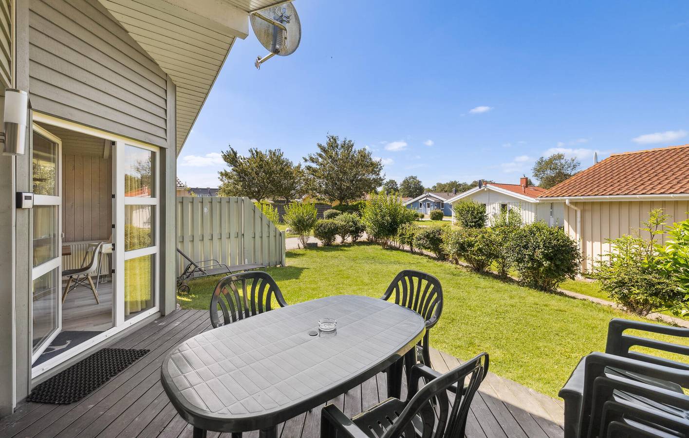 Appartement am Strand mit Parkplatz, Terrasse und TV in Schönhagen, Brodersby