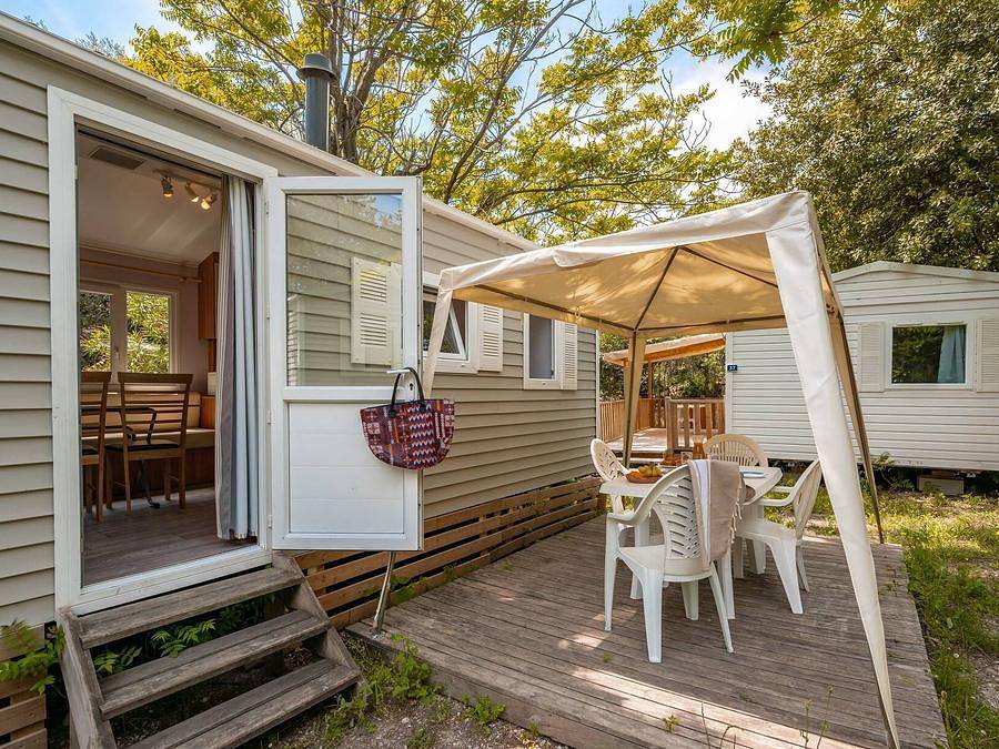 Camping Les Rives du Luberon - Mobilhome 4 personas - Mobil-home | Clásico | 2 Dormitorios | 4 Pers. | Terraza Pequeña in Cheval-Blanc, Parque natural regional del Luberon