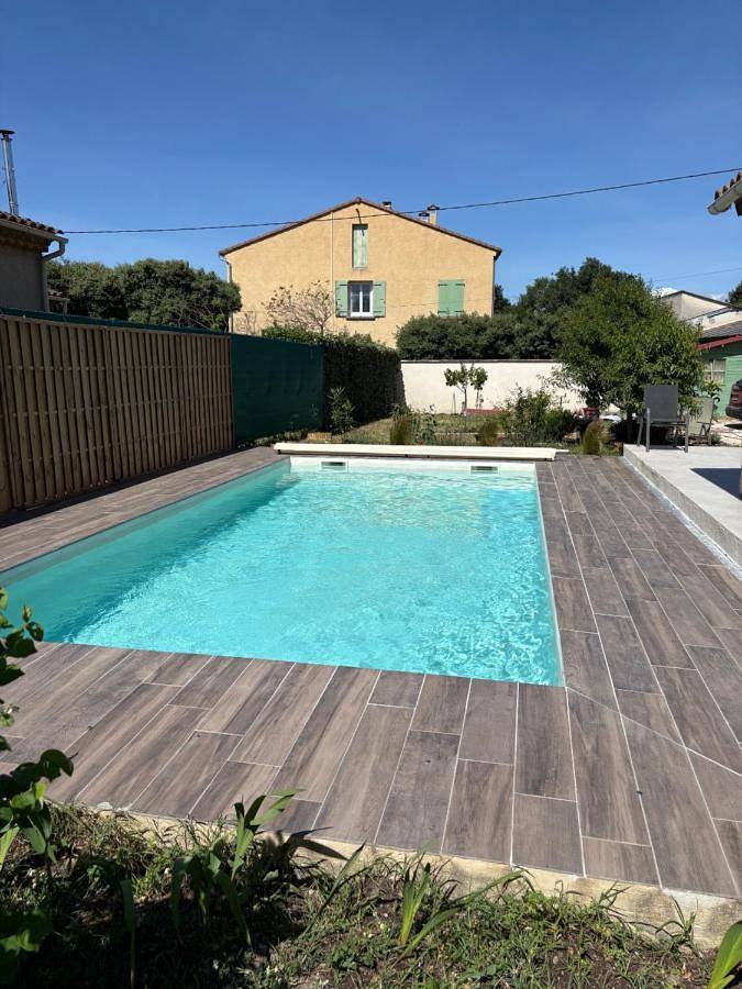 Location de vacances pour 6 personnes, avec jacuzzi ainsi que piscine et jardin à Grillon - 3