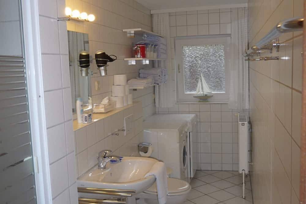 Ganze Wohnung, Ferienwohnung Kattenwarft Eg in St. Peter-Ording, Eiderstedt