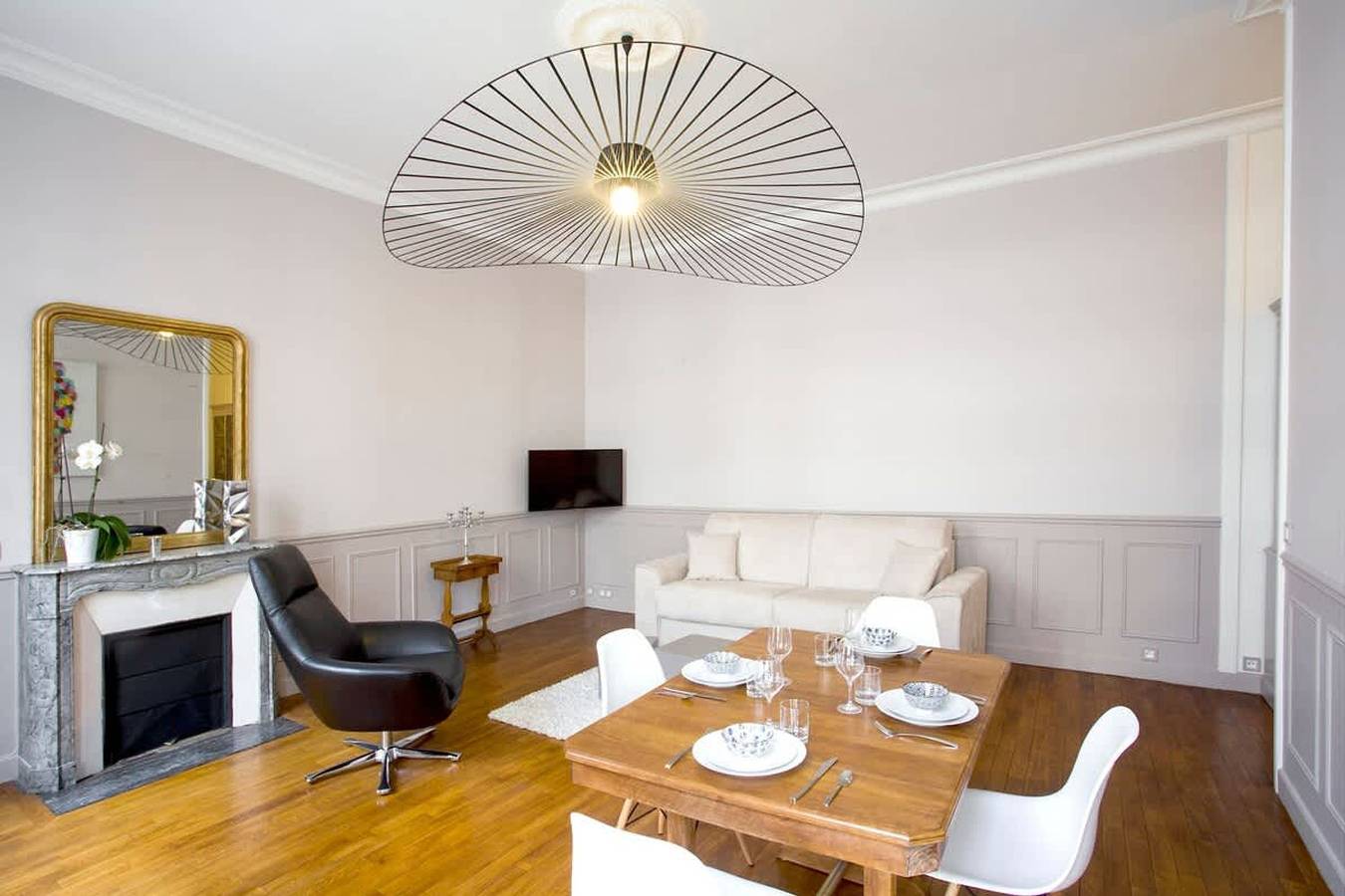 Appartement entier, Habitat Parisien -1Br 1Ba- Galeries Lafayette in Paris, Île de France