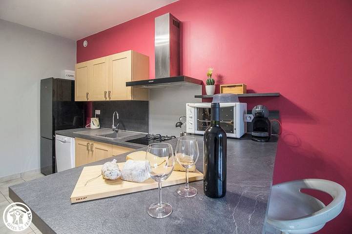 Gîte pour 2 personnes, avec balcon à Murol