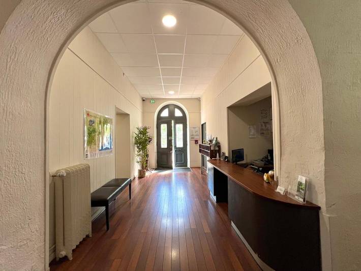 Hôtel pour 3 personnes, avec vue et jardin, animaux acceptés dans Office De Tourisme De Lamalou Les Bains - 3