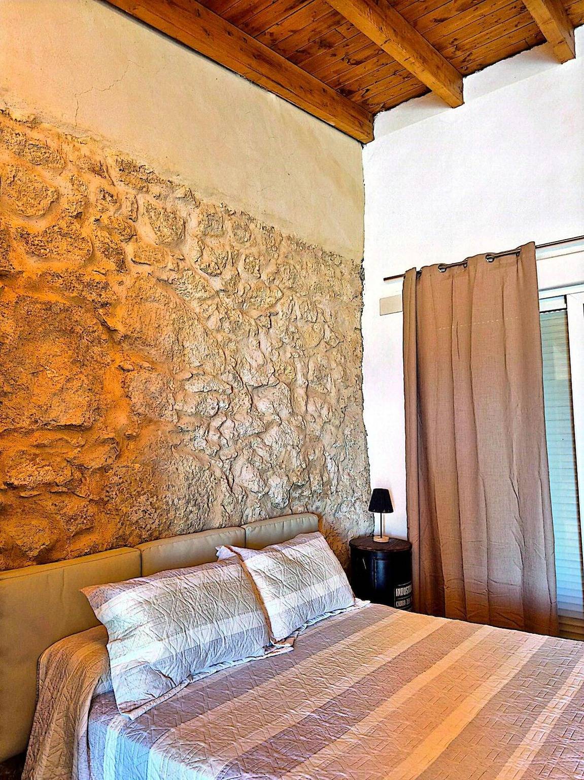 Apartamento entero, Apartamento 'Isabella' con vistas a la montaña, Wi-Fi y aire acondicionado in Játiva, Provincia de Valencia