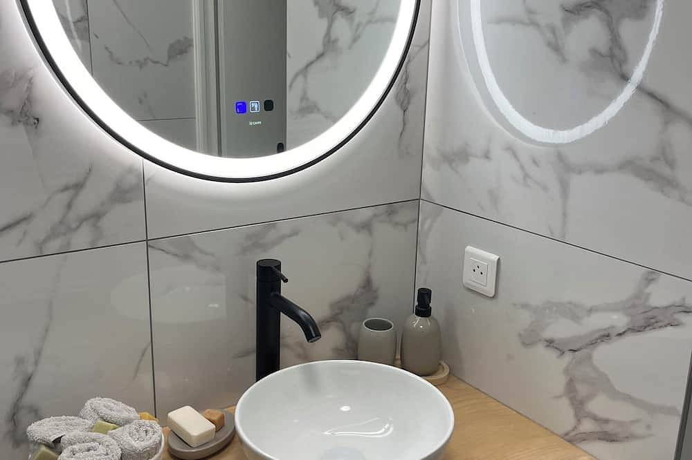 Ganze Wohnung, Agay Sea View Apartment in Saint-Raphaël, Massif de l'Esterel