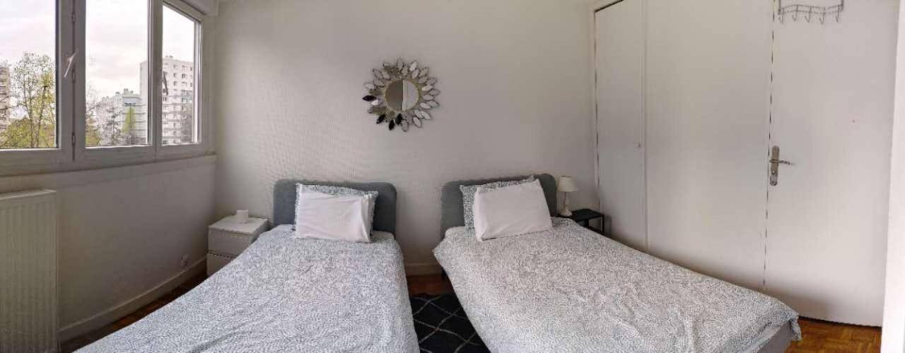 Appartement entier, 1 bedroom & salon, La Defense, Metro, parking in Courbevoie, Hauts-de-Seine