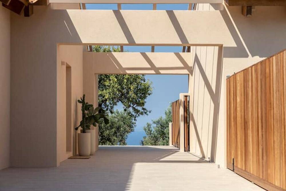Avertosia Villa Ii with Private Pool and Sea View in Lassi, Argostoli