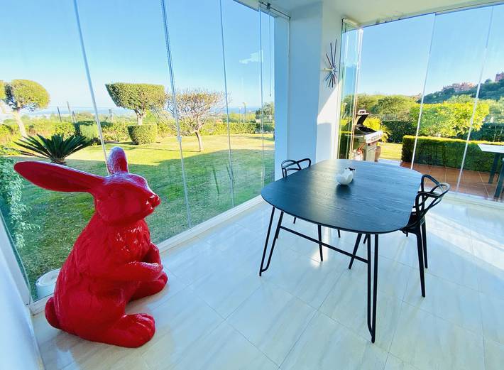 Ganze Wohnung, 20 - Rdc avec vue mer et jardin à El Bosque de la Mairena, Ojen in Urbanizacion Las Jacarandas, Ojén