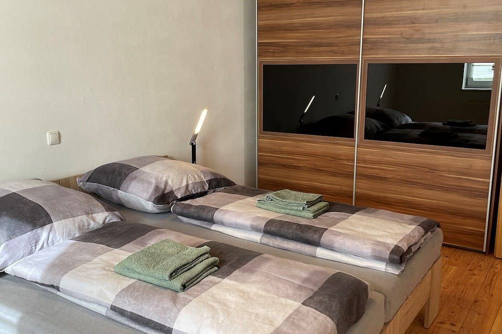 Ganze Wohnung, Ferienwohnung 62qm mit Terrasse und Wlan in Pressath, Naturpark Nördlicher Oberpfälzer Wald