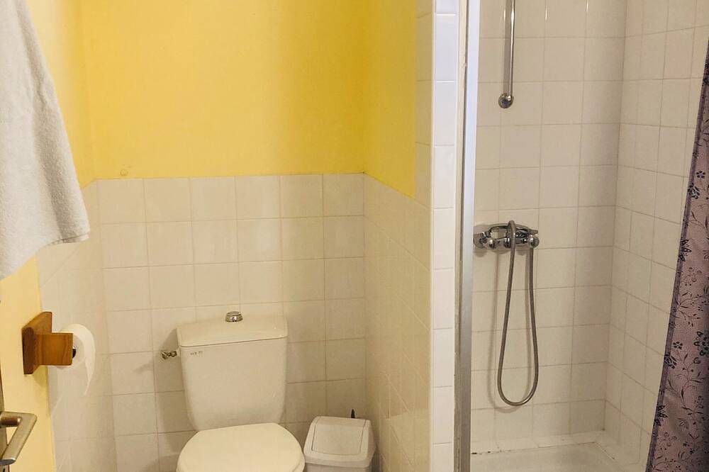 Chambre Privé à la Campagne in Féneyrols, Massif Central
