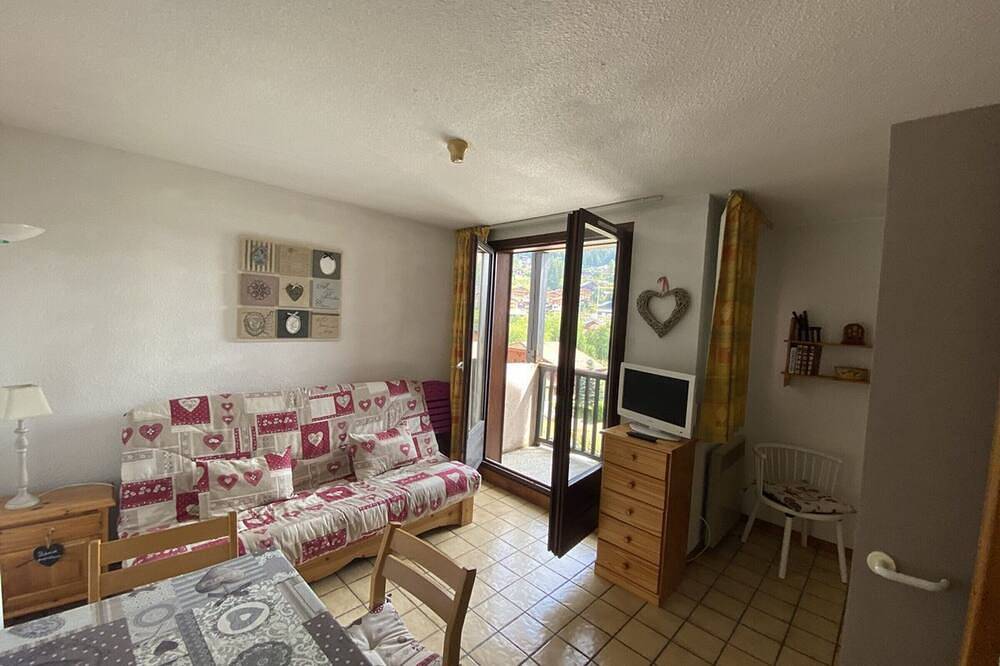 Apartamento entero, Estudio para 4 pers, a 450 m de las pistas y cerca de tiendas in Les Carroz, Arâches-la-Frasse