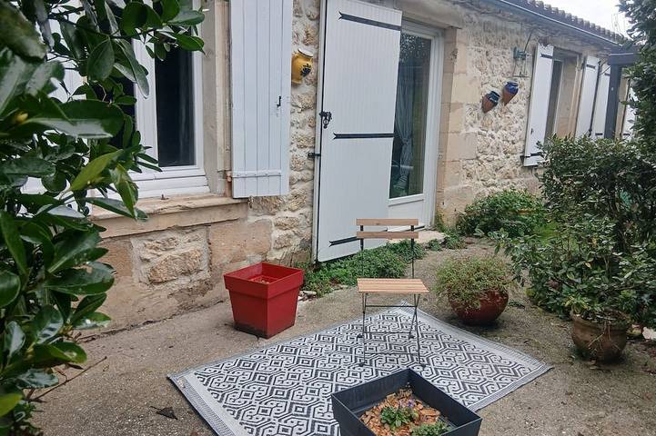 Location de vacances pour 5 personnes, avec jardin et terrasse, animaux acceptés à Jau-Dignac-et-Loirac