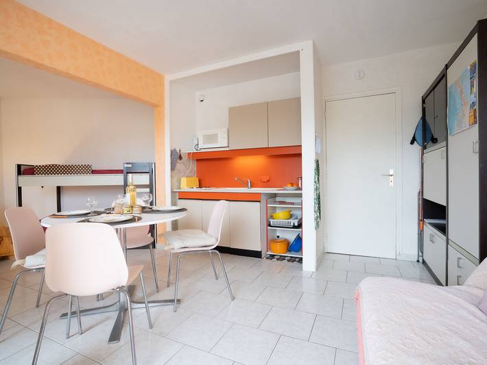 Gîte pour 4 personnes, avec terrasse et bassin pour enfant dans Port Camargue - 2