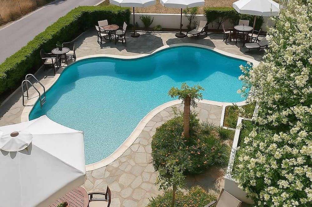 Ganze Wohnung, Skyros Lux Getaway - Poolside Retreat Near The Sea in Skyros