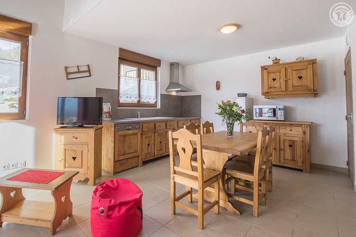 Gîte pour 6 personnes, avec terrasse et jardin