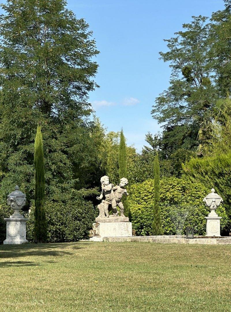 La Source du Logis - Chambres d'hôtes - Jonzac - La Suite du Marquis in Jonzac, Région de Jonzac