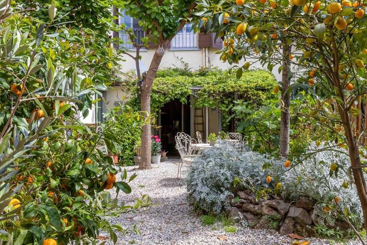 Alojamiento y desayuno para 4 personas, con jardín en Florencia