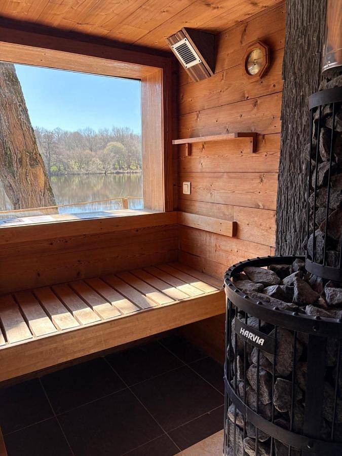Gîte pour 7 personnes, avec terrasse et jardin ainsi que jacuzzi et sauna à Loubeyrat - 4