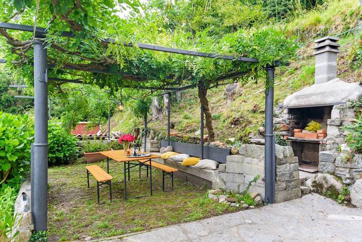 Ganze Wohnung, Ferienwohnung für 5 Personen mit Garten in Rovenna, Cernobbio