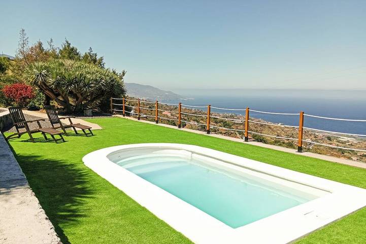 Casa rural para 2 personas, con jardín además de piscina y terraza en La Palma